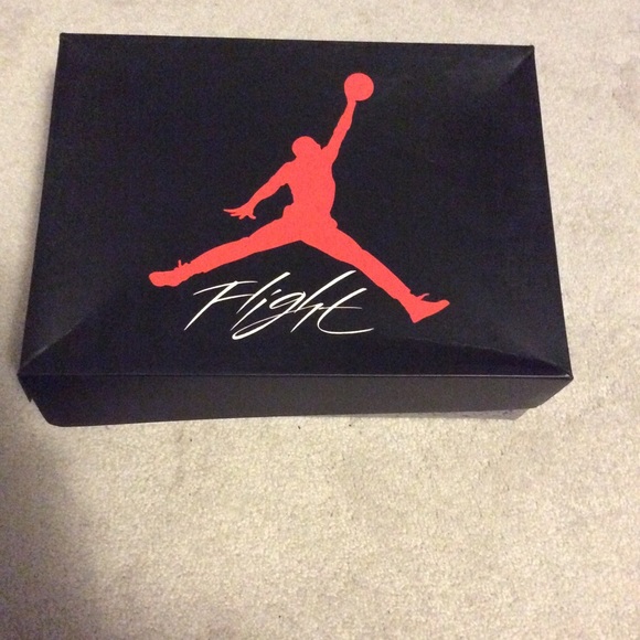 Air Jordan 4 Retro's - Picture 4 of 5